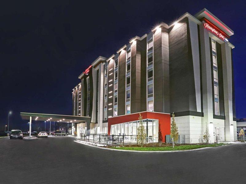 Hampton Inn Peterborough Exterior photo
